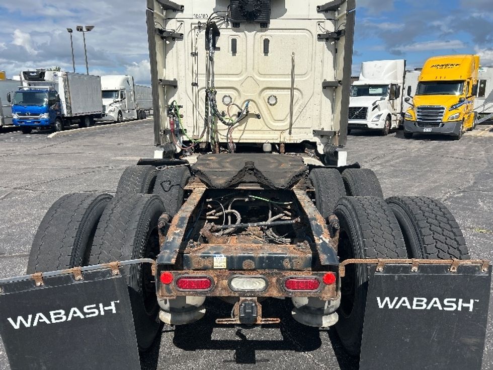 Sleeper Tractor-Heavy Duty Tractors-Freightliner-2020-T12664ST-Mississauga-ON-871,751\n\t\tkm-$ 75,500 - Image 6