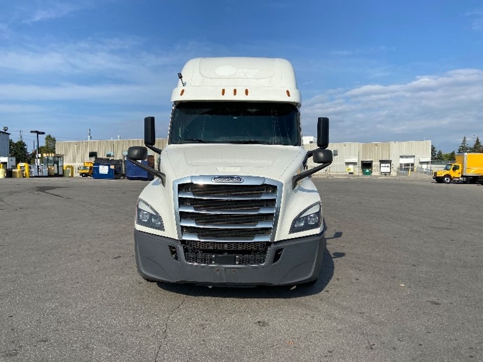 Sleeper Tractor-Heavy Duty Tractors-Freightliner-2020-T12664ST-Mississauga-ON-873,203\n\t\tkm-$ 77,250 - Image 2