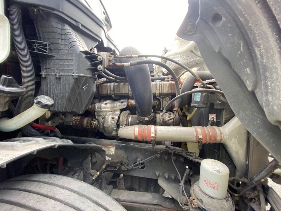 Sleeper Tractor-Heavy Duty Tractors-Freightliner-2020-T12664ST-Mississauga-ON-873,203\n\t\tkm-$ 77,250 - Image 20