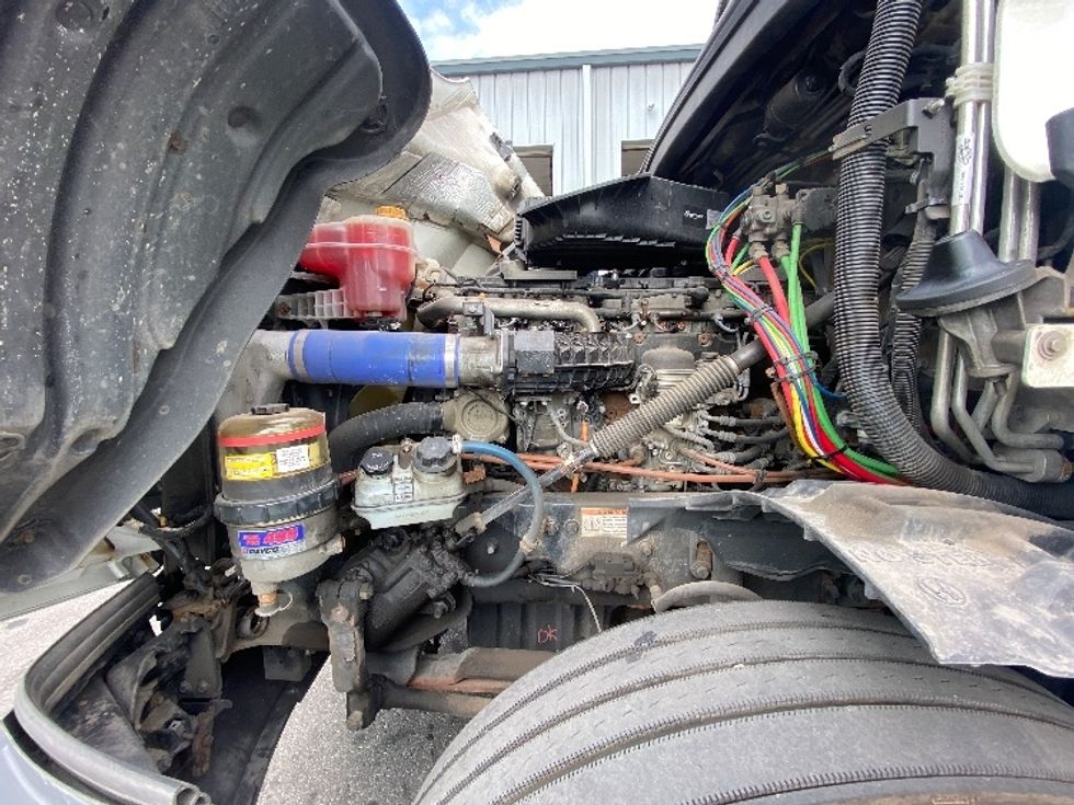 Sleeper Tractor-Heavy Duty Tractors-Freightliner-2020-T12664ST-Mississauga-ON-873,203\n\t\tkm-$ 77,250 - Image 21