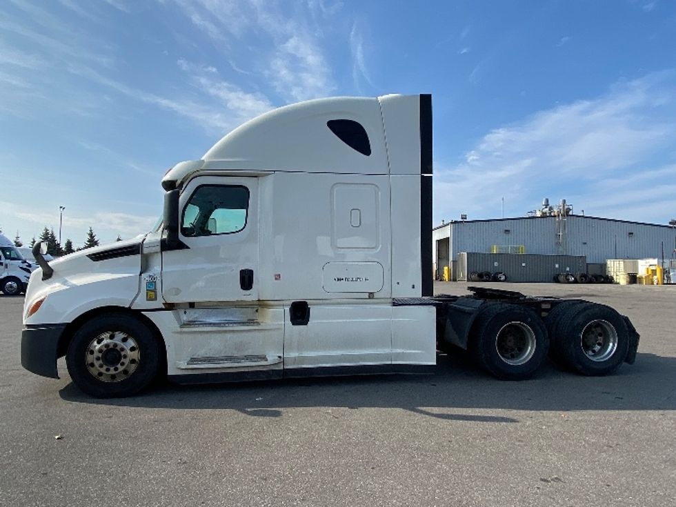 Sleeper Tractor-Heavy Duty Tractors-Freightliner-2020-T12664ST-Mississauga-ON-873,203\n\t\tkm-$ 77,250 - Image 4