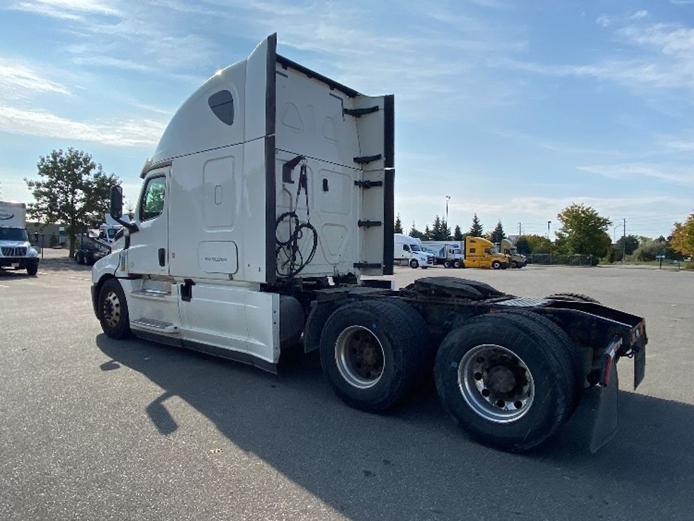 Sleeper Tractor-Heavy Duty Tractors-Freightliner-2020-T12664ST-Mississauga-ON-873,203\n\t\tkm-$ 77,250 - Image 5