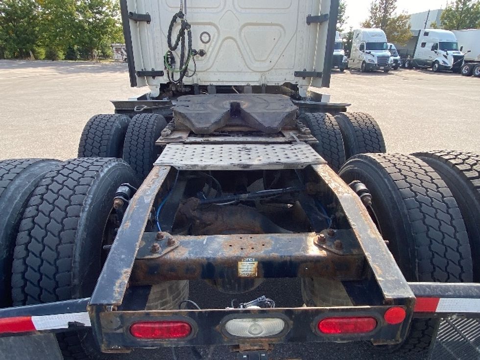 Sleeper Tractor-Heavy Duty Tractors-Freightliner-2020-T12664ST-Mississauga-ON-873,203\n\t\tkm-$ 77,250 - Image 6