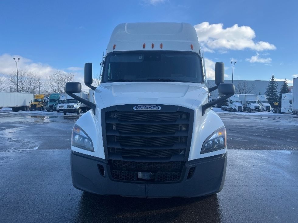 Sleeper Tractor-Heavy Duty Tractors-Freightliner-2020-T12664ST-Mississauga-ON-875,292\n\t\tkm-$ 73,750 - Image 2