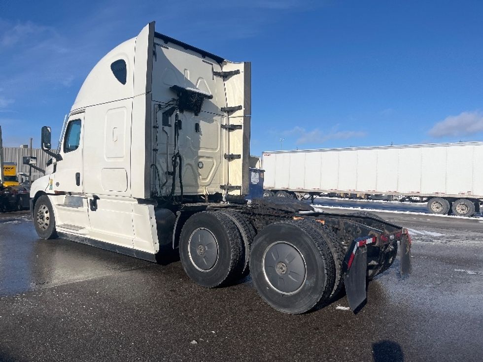 Sleeper Tractor-Heavy Duty Tractors-Freightliner-2020-T12664ST-Mississauga-ON-875,292\n\t\tkm-$ 73,750 - Image 5
