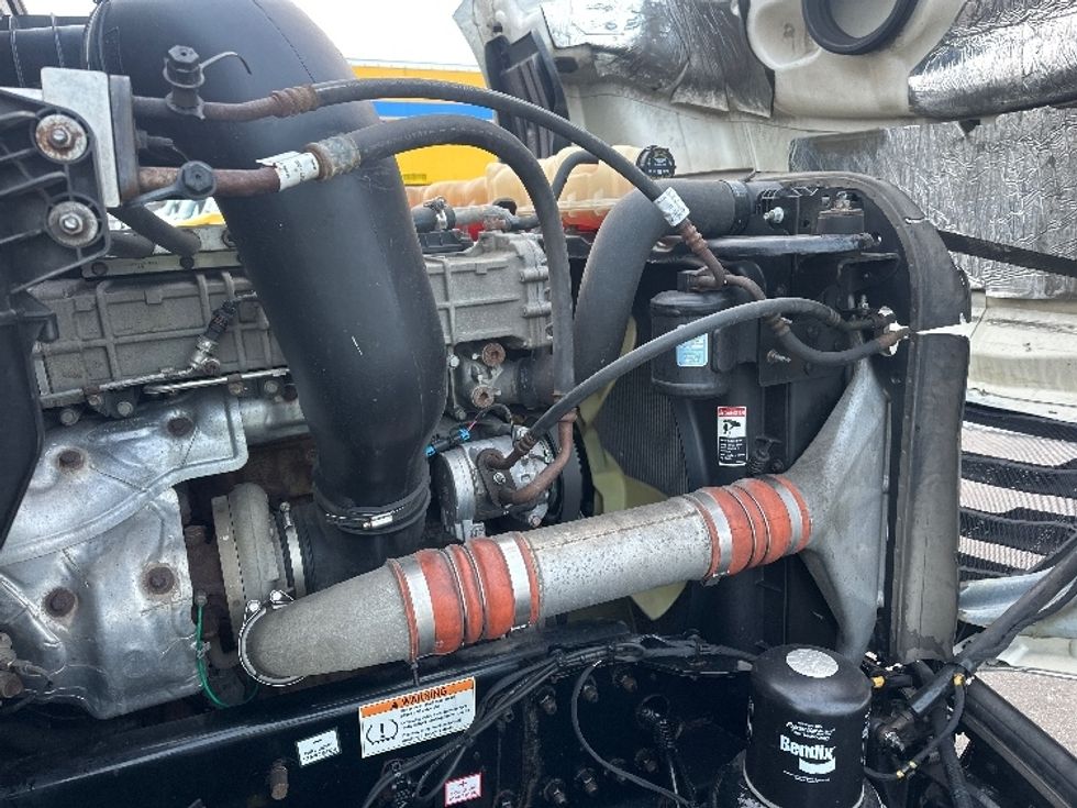 Sleeper Tractor-Heavy Duty Tractors-Freightliner-2020-T12664ST-Mississauga-ON-888,634\n\t\tkm-$ 68,500 - Image 20