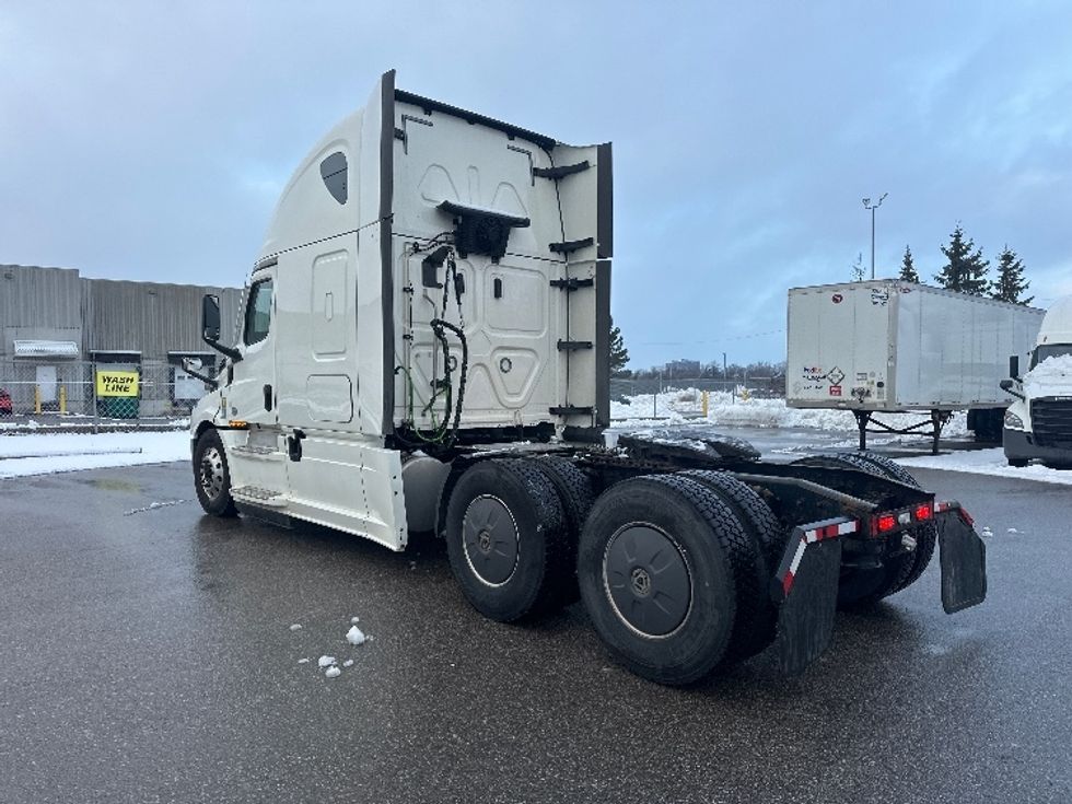 Sleeper Tractor-Heavy Duty Tractors-Freightliner-2020-T12664ST-Mississauga-ON-888,634\n\t\tkm-$ 68,500 - Image 5