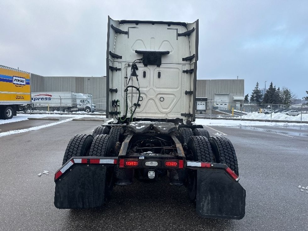 Sleeper Tractor-Heavy Duty Tractors-Freightliner-2020-T12664ST-Mississauga-ON-888,634\n\t\tkm-$ 68,500 - Image 6