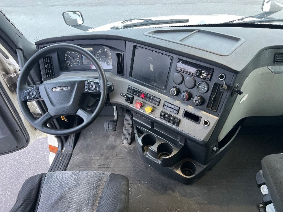 Sleeper Tractor-Heavy Duty Tractors-Freightliner-2020-T12664ST-Mississauga-ON-902,852\n\t\tkm-$ 67,500 - Image 12