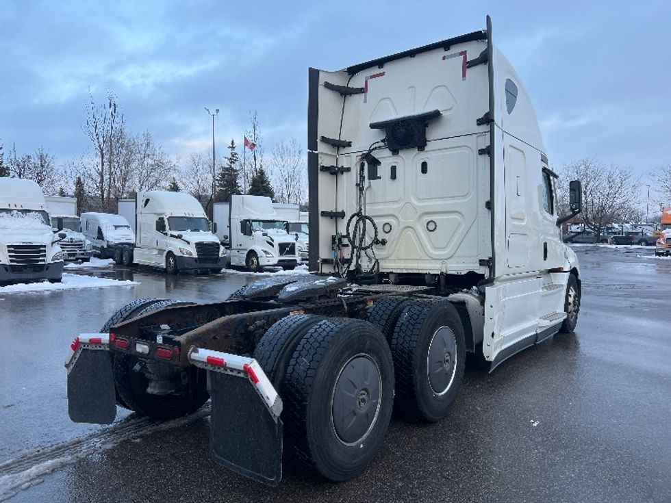 Sleeper Tractor-Heavy Duty Tractors-Freightliner-2020-T12664ST-Mississauga-ON-902,852\n\t\tkm-$ 67,500 - Image 7
