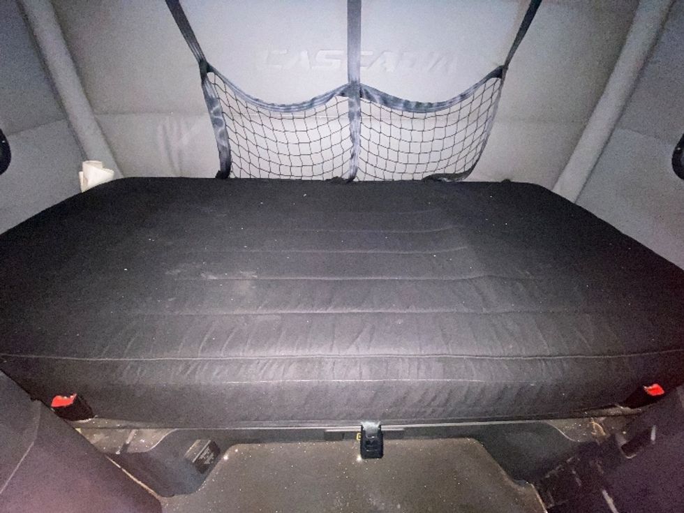 Sleeper Tractor-Heavy Duty Tractors-Freightliner-2020-T12664ST-Mississauga-ON-941,203\n\t\tkm-$ 65,500 - Image 17