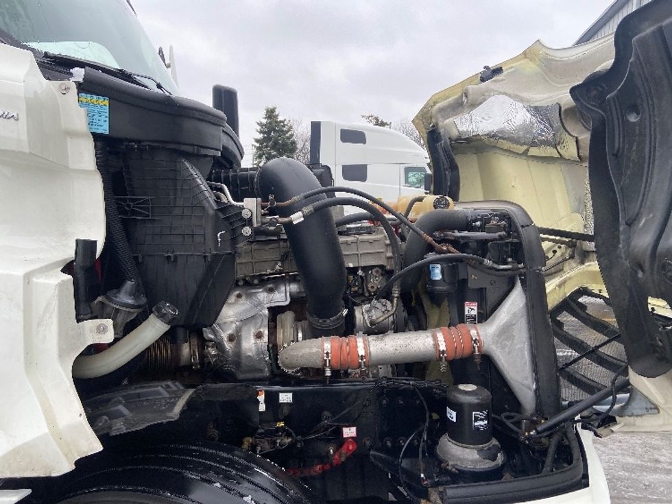 Sleeper Tractor-Heavy Duty Tractors-Freightliner-2020-T12664ST-Mississauga-ON-941,203\n\t\tkm-$ 65,500 - Image 20