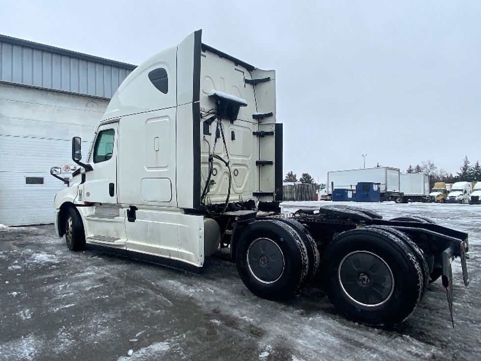 Sleeper Tractor-Heavy Duty Tractors-Freightliner-2020-T12664ST-Mississauga-ON-941,203\n\t\tkm-$ 65,500 - Image 5