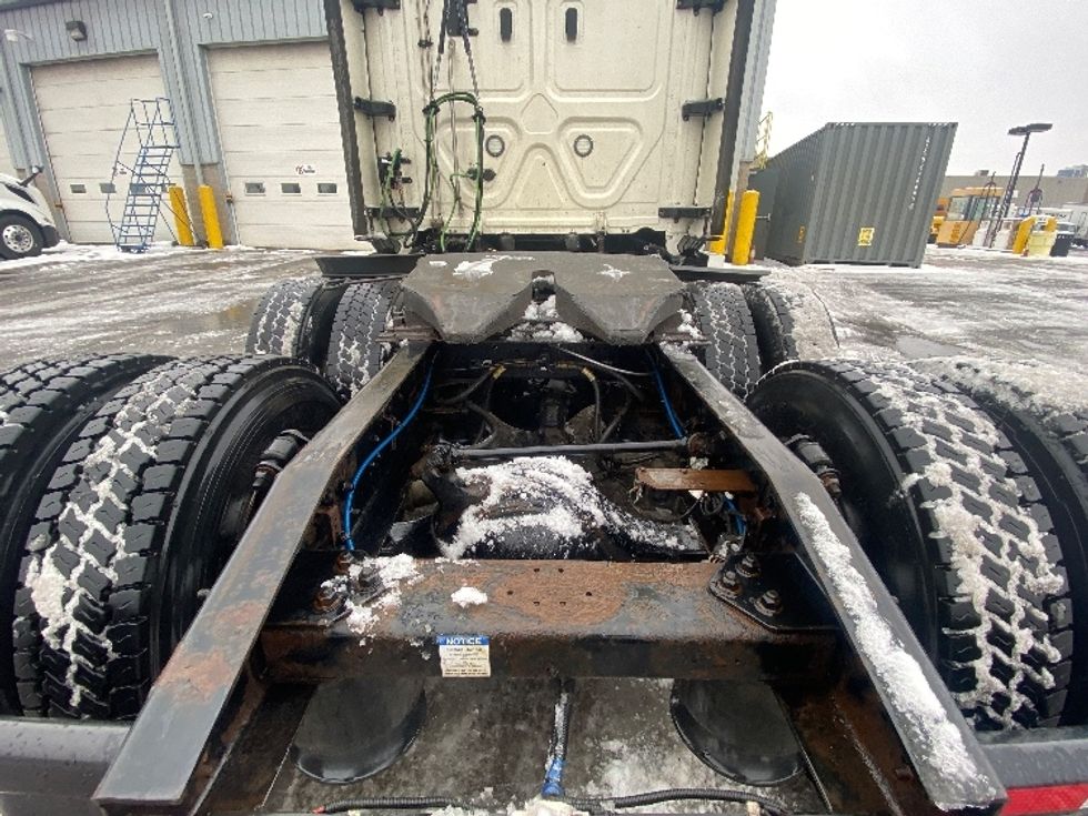 Sleeper Tractor-Heavy Duty Tractors-Freightliner-2020-T12664ST-Mississauga-ON-941,203\n\t\tkm-$ 65,500 - Image 6