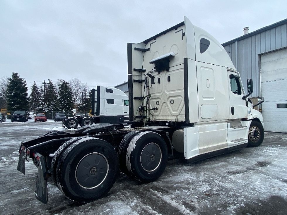 Sleeper Tractor-Heavy Duty Tractors-Freightliner-2020-T12664ST-Mississauga-ON-941,203\n\t\tkm-$ 65,500 - Image 7