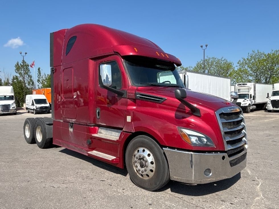 Sleeper Tractor-Heavy Duty Tractors-Freightliner-2020-T12664ST-Mississauga-ON-969,950\n\t\tkm-$ 62,250 - Image 1