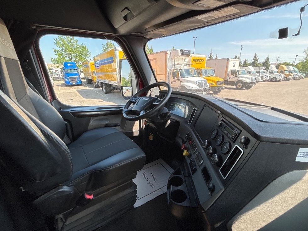 Sleeper Tractor-Heavy Duty Tractors-Freightliner-2020-T12664ST-Mississauga-ON-969,950\n\t\tkm-$ 62,250 - Image 15