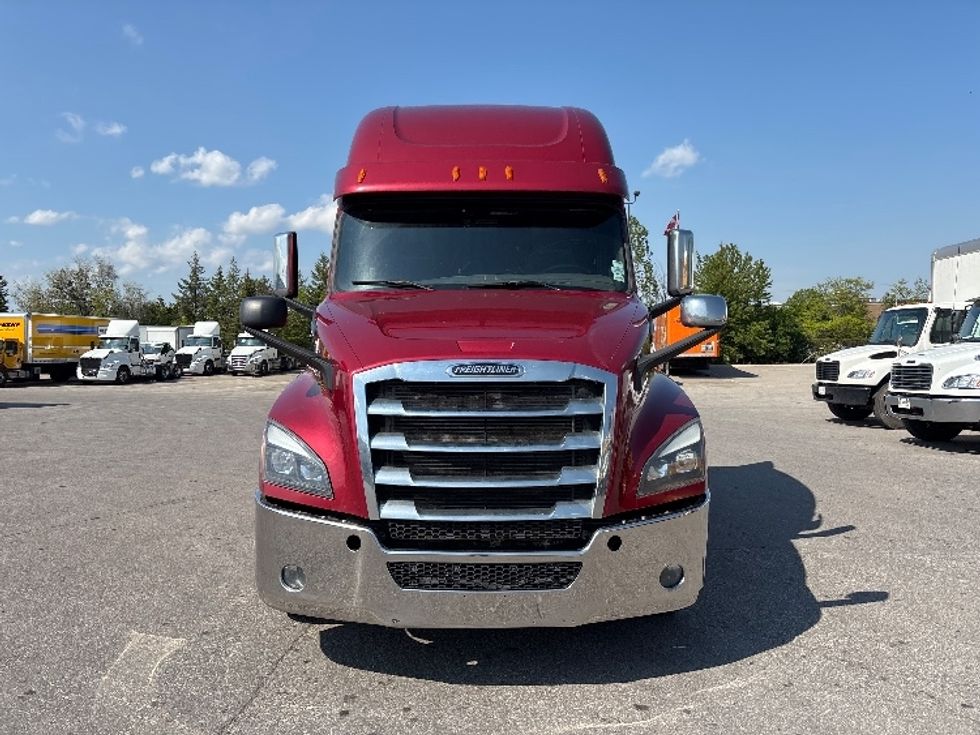 Sleeper Tractor-Heavy Duty Tractors-Freightliner-2020-T12664ST-Mississauga-ON-969,950\n\t\tkm-$ 62,250 - Image 2