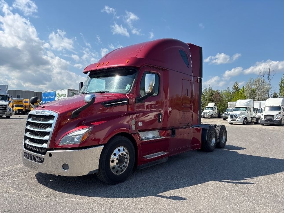 Sleeper Tractor-Heavy Duty Tractors-Freightliner-2020-T12664ST-Mississauga-ON-969,950\n\t\tkm-$ 62,250 - Image 3