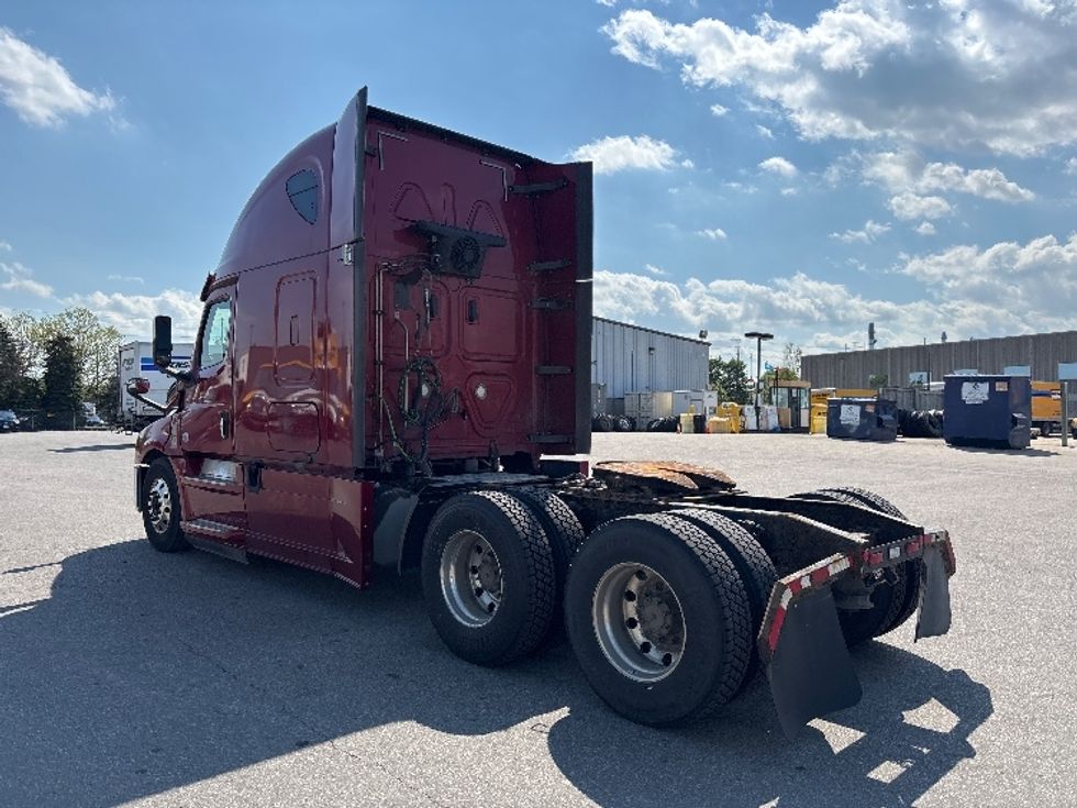 Sleeper Tractor-Heavy Duty Tractors-Freightliner-2020-T12664ST-Mississauga-ON-969,950\n\t\tkm-$ 62,250 - Image 5