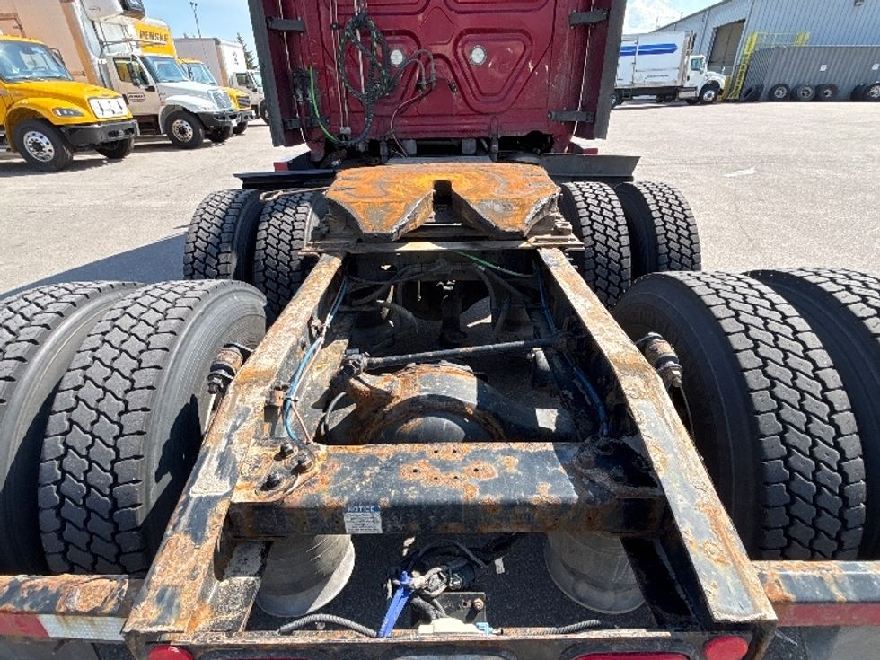Sleeper Tractor-Heavy Duty Tractors-Freightliner-2020-T12664ST-Mississauga-ON-969,950\n\t\tkm-$ 62,250 - Image 6