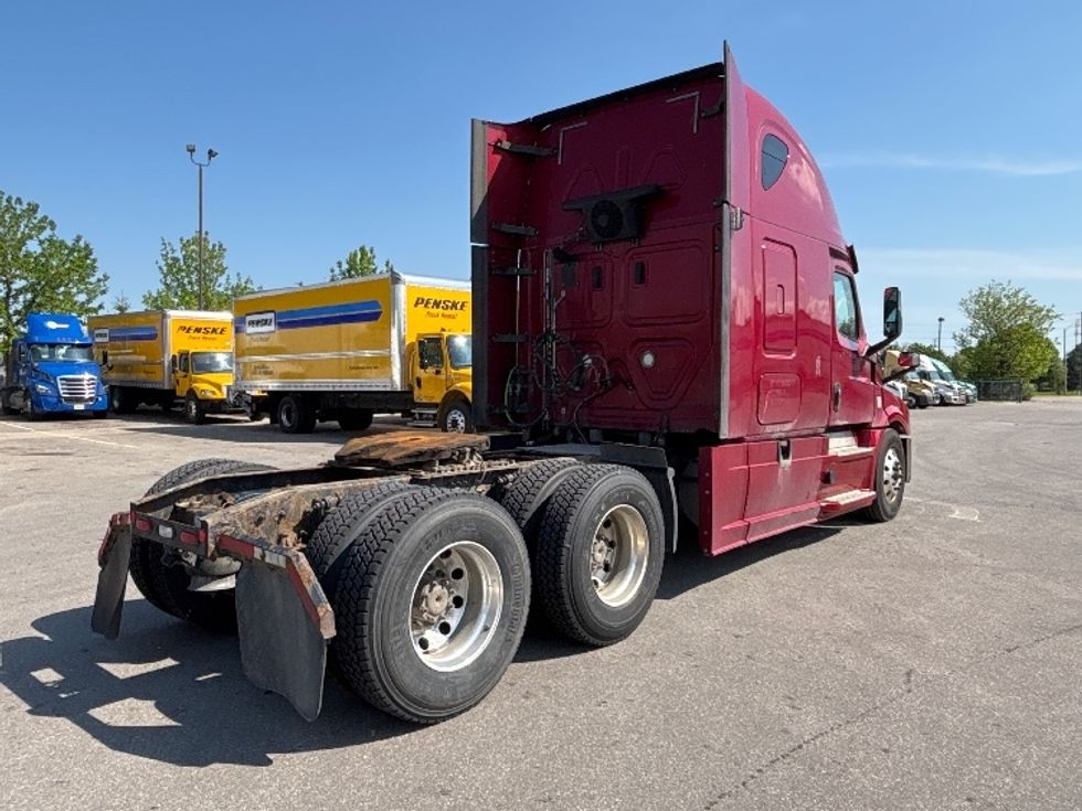 Sleeper Tractor-Heavy Duty Tractors-Freightliner-2020-T12664ST-Mississauga-ON-969,950\n\t\tkm-$ 62,250 - Image 7