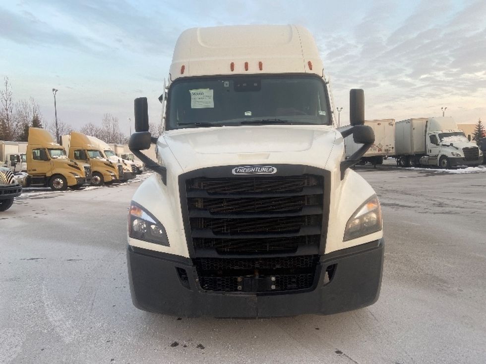 Sleeper Tractor-Heavy Duty Tractors-Freightliner-2020-T12664ST-Mississauga-ON-988,776\n\t\tkm-$ 64,750 - Image 2