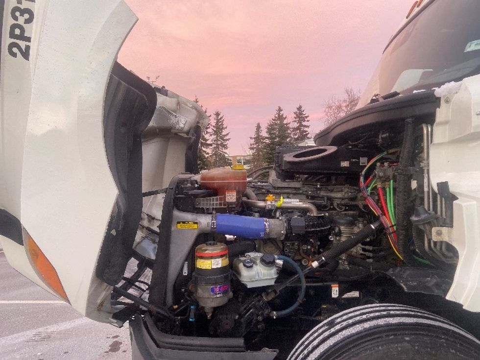 Sleeper Tractor-Heavy Duty Tractors-Freightliner-2020-T12664ST-Mississauga-ON-988,776\n\t\tkm-$ 64,750 - Image 21