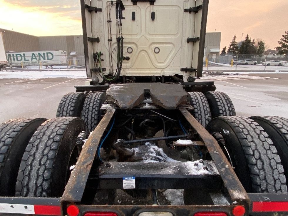 Sleeper Tractor-Heavy Duty Tractors-Freightliner-2020-T12664ST-Mississauga-ON-988,776\n\t\tkm-$ 64,750 - Image 6