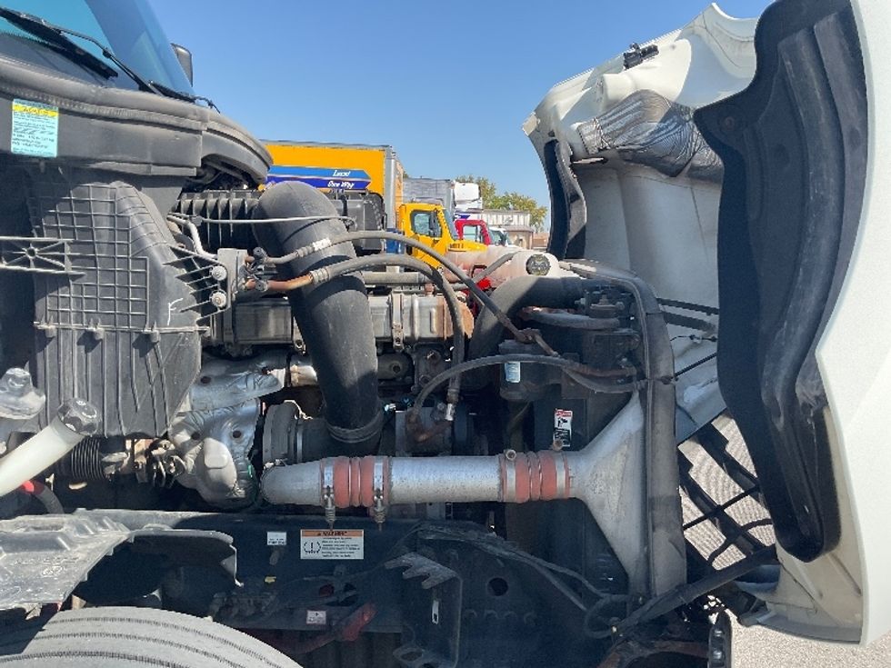 Sleeper Tractor-Heavy Duty Tractors-Freightliner-2020-T12664ST-Moberly-MO-291,344\n\t\tmiles-$ 77,250 - Image 19