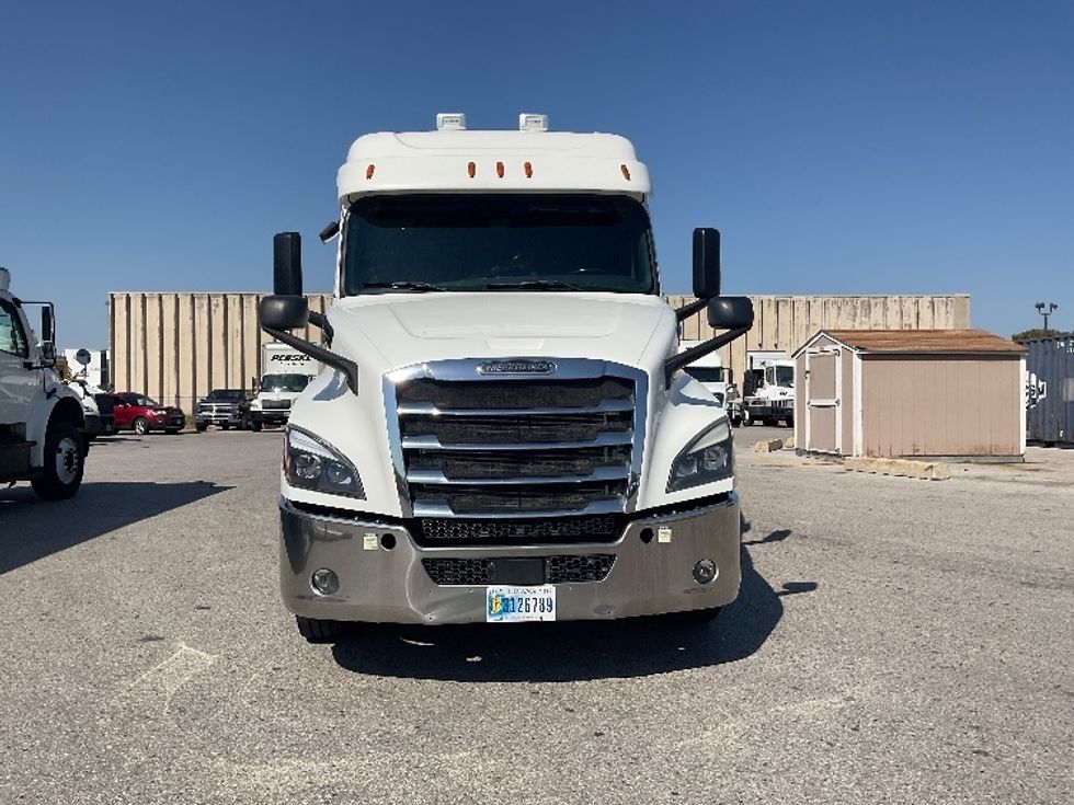 Sleeper Tractor-Heavy Duty Tractors-Freightliner-2020-T12664ST-Moberly-MO-291,344\n\t\tmiles-$ 77,250 - Image 2