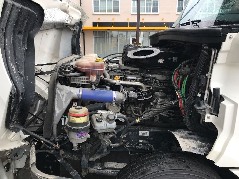 Sleeper Tractor-Heavy Duty Tractors-Freightliner-2020-T12664ST-Moberly-MO-390,981\n\t\tmiles-$ 71,500 - Image 21