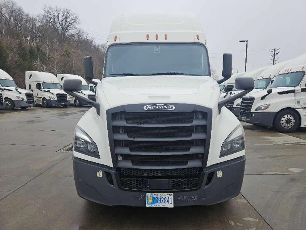 Sleeper Tractor-Heavy Duty Tractors-Freightliner-2020-T12664ST-Moberly-MO-498,513\n\t\tmiles-$ 60,250 - Image 2