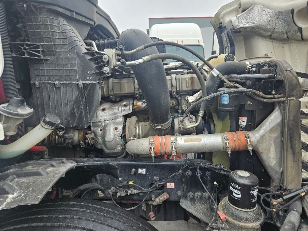 Sleeper Tractor-Heavy Duty Tractors-Freightliner-2020-T12664ST-Moberly-MO-498,513\n\t\tmiles-$ 60,250 - Image 20