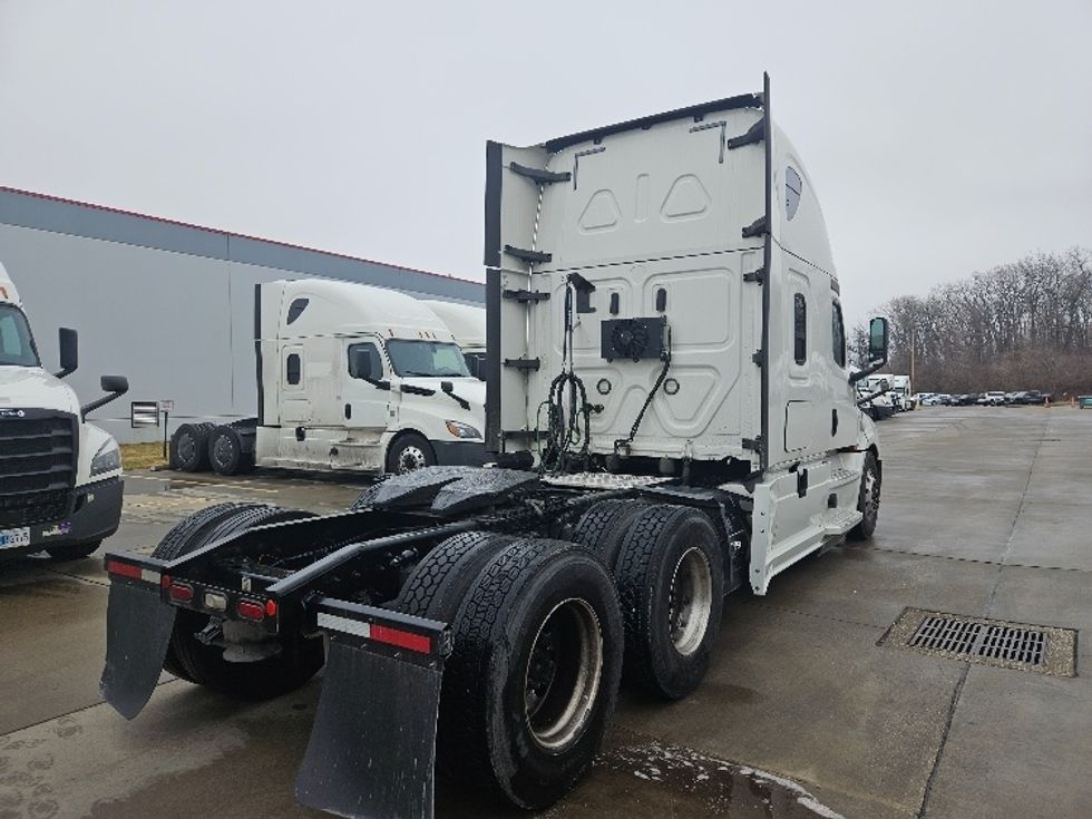 Sleeper Tractor-Heavy Duty Tractors-Freightliner-2020-T12664ST-Moberly-MO-498,513\n\t\tmiles-$ 60,250 - Image 7