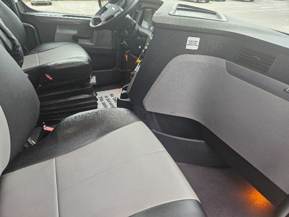 Sleeper Tractor-Heavy Duty Tractors-Freightliner-2020-T12664ST-Moberly-MO-528,120\n\t\tmiles-$ 62,500 - Image 15