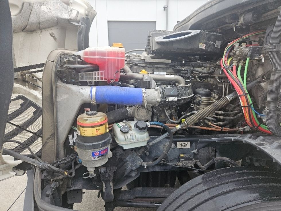 Sleeper Tractor-Heavy Duty Tractors-Freightliner-2020-T12664ST-Moberly-MO-528,120\n\t\tmiles-$ 62,500 - Image 21