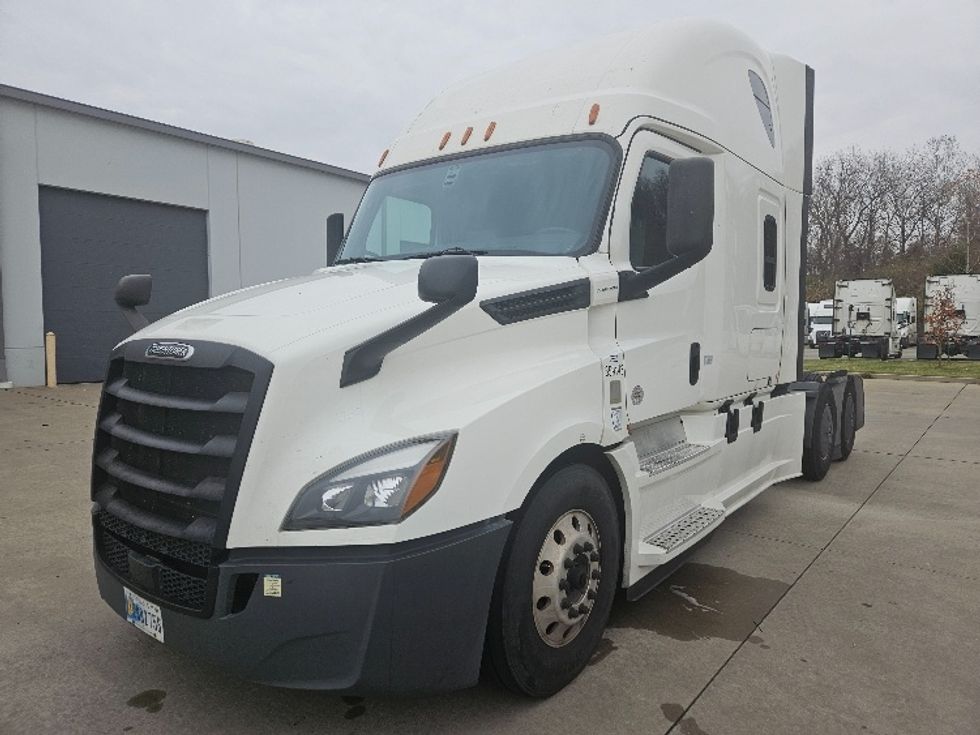 Sleeper Tractor-Heavy Duty Tractors-Freightliner-2020-T12664ST-Moberly-MO-528,120\n\t\tmiles-$ 62,500 - Image 3