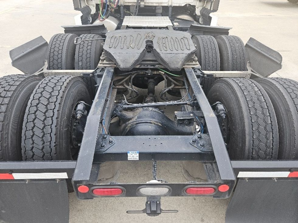 Sleeper Tractor-Heavy Duty Tractors-Freightliner-2020-T12664ST-Moberly-MO-528,120\n\t\tmiles-$ 62,500 - Image 6