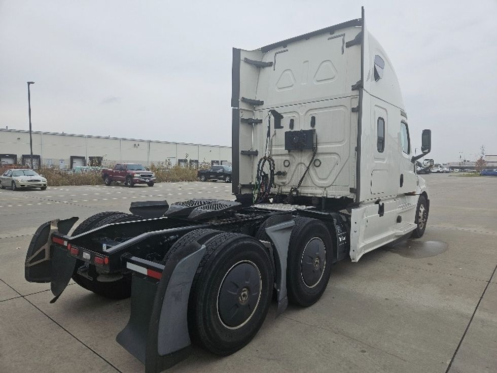 Sleeper Tractor-Heavy Duty Tractors-Freightliner-2020-T12664ST-Moberly-MO-528,120\n\t\tmiles-$ 62,500 - Image 7