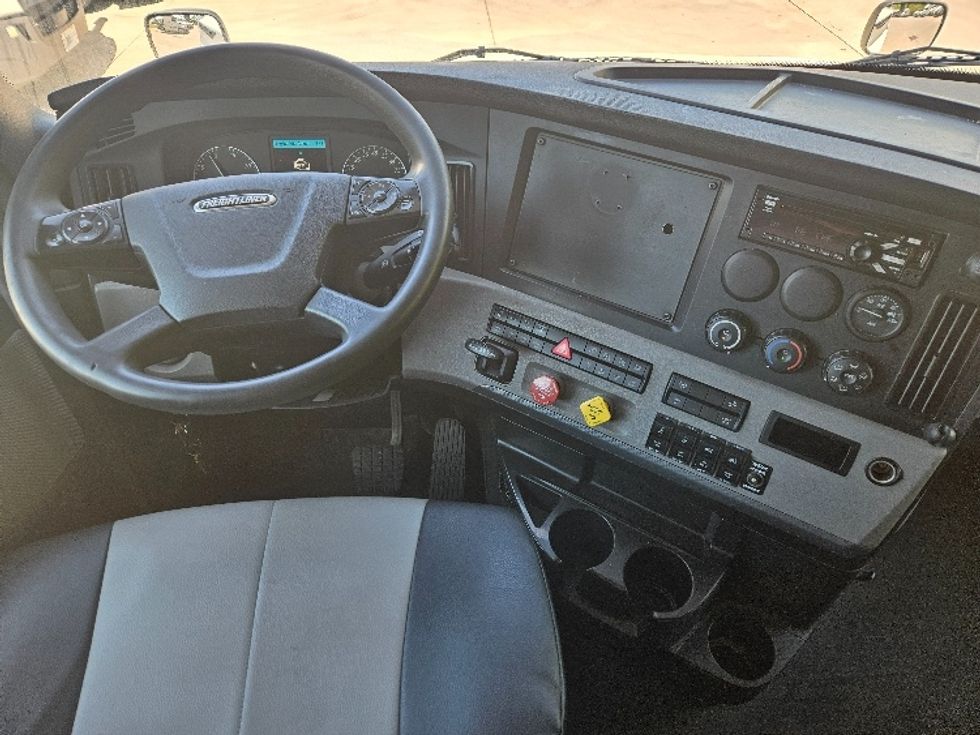 Sleeper Tractor-Heavy Duty Tractors-Freightliner-2020-T12664ST-Moberly-MO-536,041\n\t\tmiles-$ 56,250 - Image 11