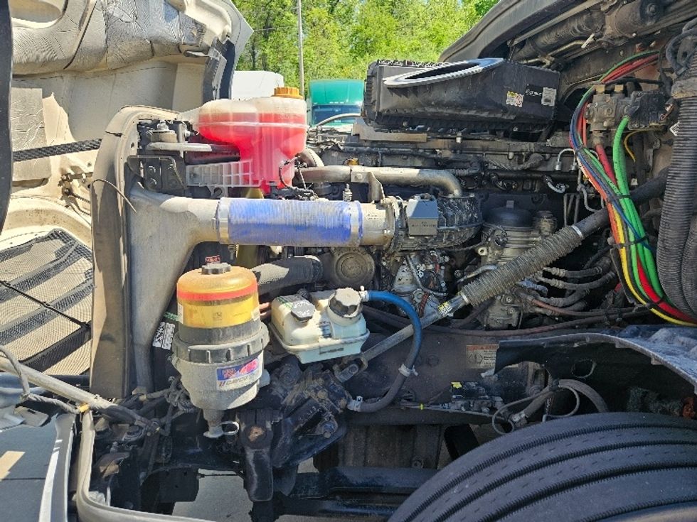 Sleeper Tractor-Heavy Duty Tractors-Freightliner-2020-T12664ST-Moberly-MO-536,041\n\t\tmiles-$ 56,250 - Image 21