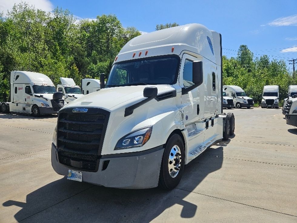 Sleeper Tractor-Heavy Duty Tractors-Freightliner-2020-T12664ST-Moberly-MO-536,041\n\t\tmiles-$ 56,250 - Image 3