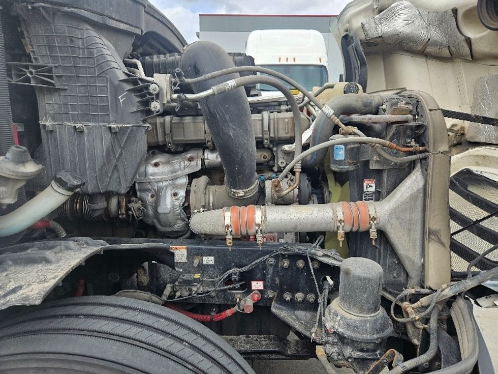 Sleeper Tractor-Heavy Duty Tractors-Freightliner-2020-T12664ST-Moberly-MO-543,573\n\t\tmiles-$ 56,250 - Image 20