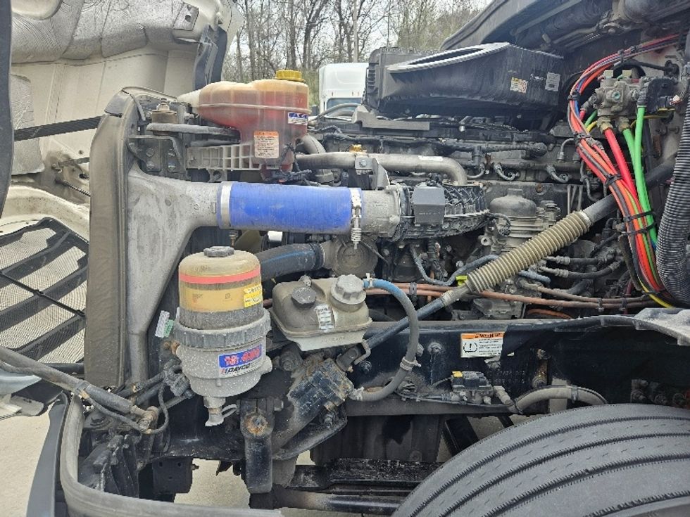 Sleeper Tractor-Heavy Duty Tractors-Freightliner-2020-T12664ST-Moberly-MO-543,573\n\t\tmiles-$ 56,250 - Image 21