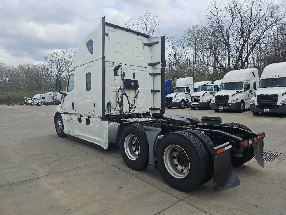 Sleeper Tractor-Heavy Duty Tractors-Freightliner-2020-T12664ST-Moberly-MO-543,573\n\t\tmiles-$ 56,250 - Image 5