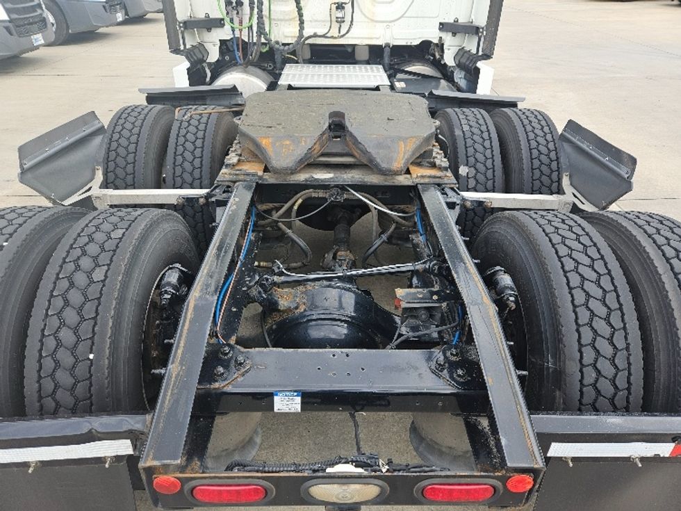 Sleeper Tractor-Heavy Duty Tractors-Freightliner-2020-T12664ST-Moberly-MO-543,573\n\t\tmiles-$ 56,250 - Image 6