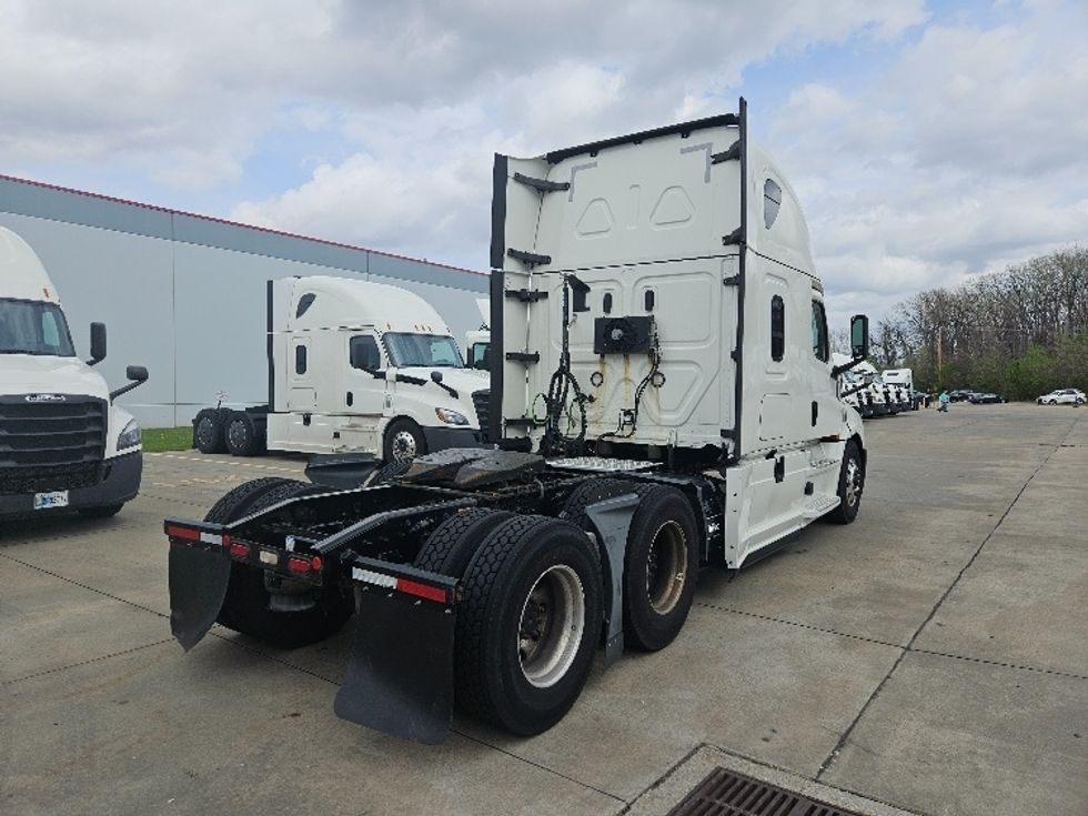 Sleeper Tractor-Heavy Duty Tractors-Freightliner-2020-T12664ST-Moberly-MO-543,573\n\t\tmiles-$ 56,250 - Image 7