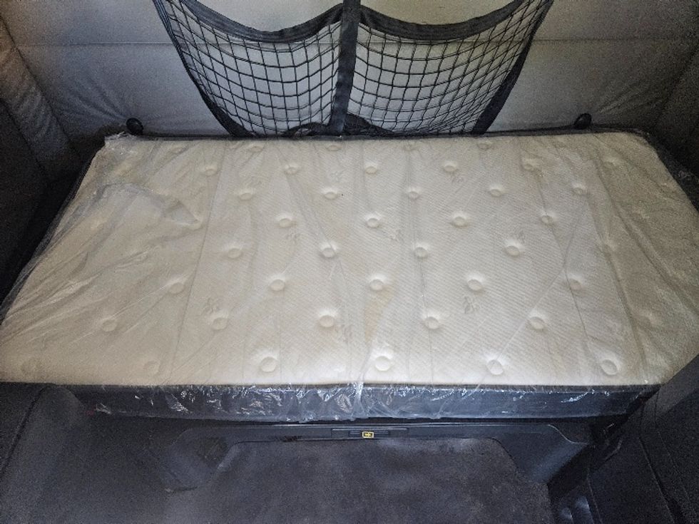 Sleeper Tractor-Heavy Duty Tractors-Freightliner-2020-T12664ST-Moberly-MO-544,277\n\t\tmiles-$ 61,250 - Image 17