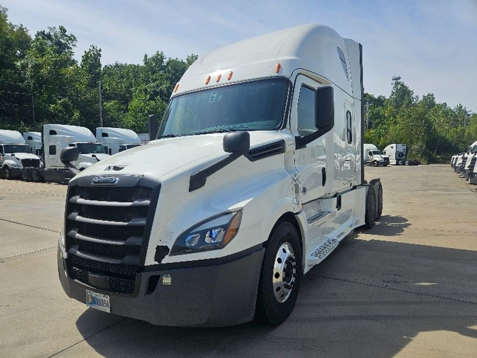 Sleeper Tractor-Heavy Duty Tractors-Freightliner-2020-T12664ST-Moberly-MO-544,277\n\t\tmiles-$ 61,250 - Image 3